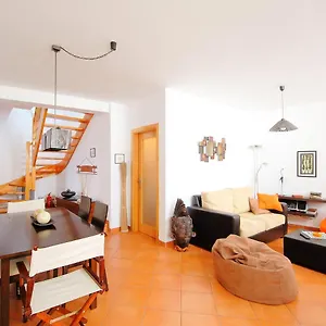 Rua 5 De Outubro By Interhome Lagos